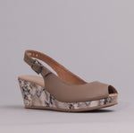 Load image into Gallery viewer, 10715 - Wedge Slingback
