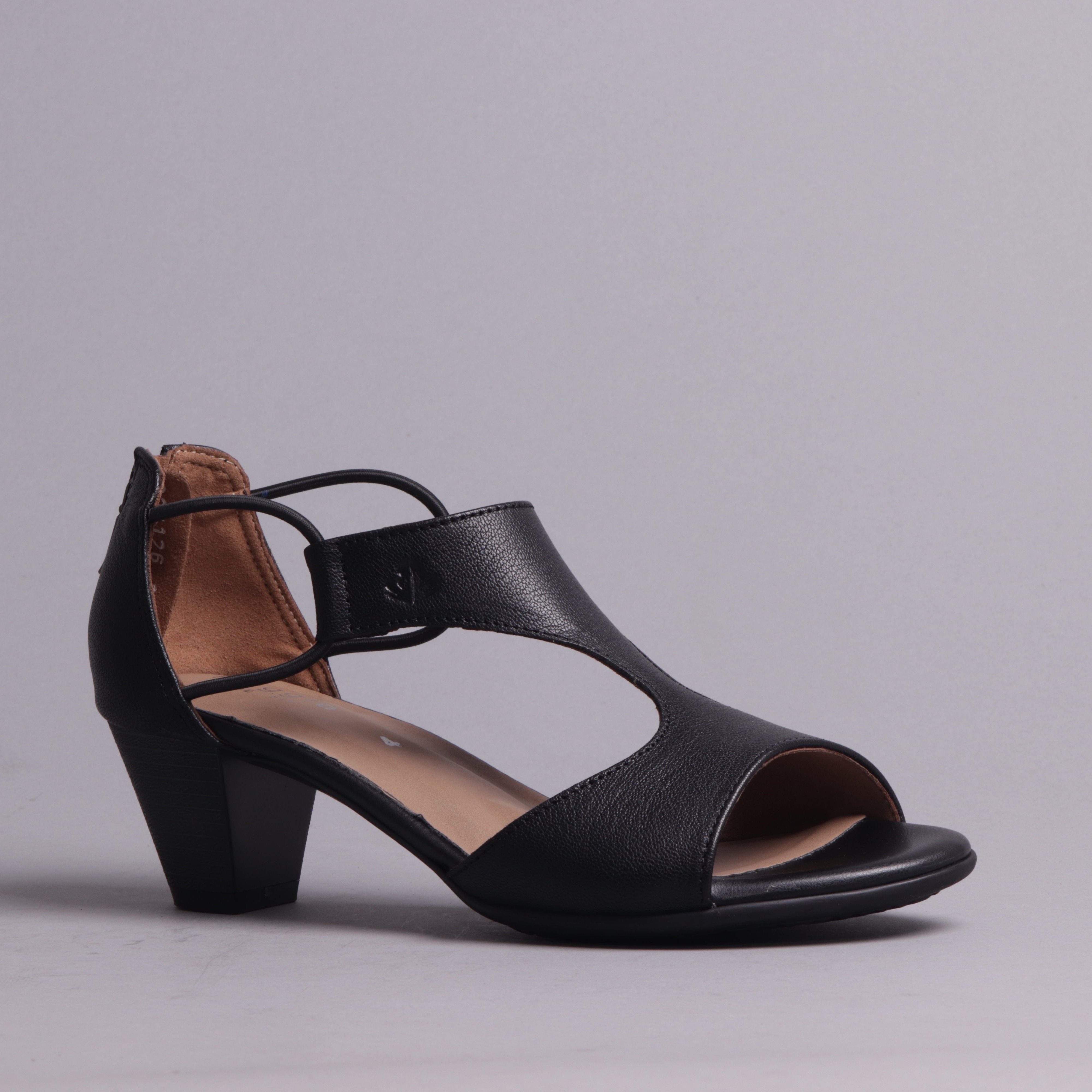 11645 - WIDER FIT T-BAR HEEL