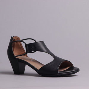 11645 - WIDER FIT T-BAR HEEL