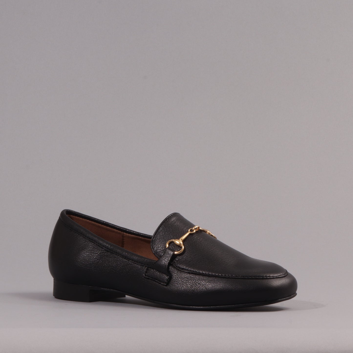 12451 - LOAFER WITH GOLD TRIM