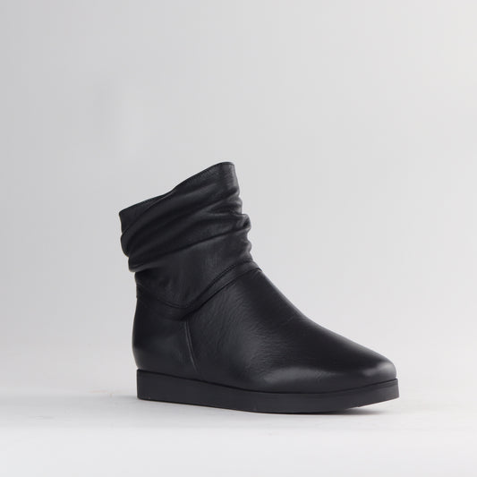 12770 - RUCHED FLAT ANKEL BOOT