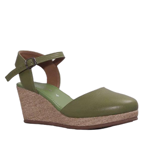 10609 - Closed-toe Slingback Wedge